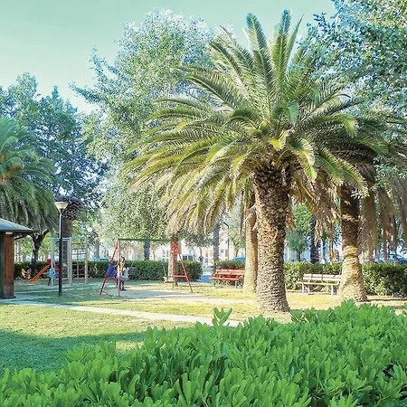 Two-bedroom In Rosa Te Alba Adriatica