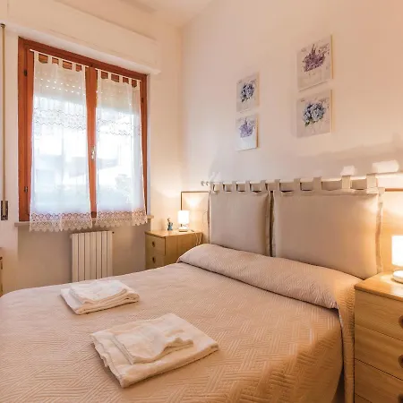 Апартаменты Two-bedroom In Rosa Te Альба-Адриатика